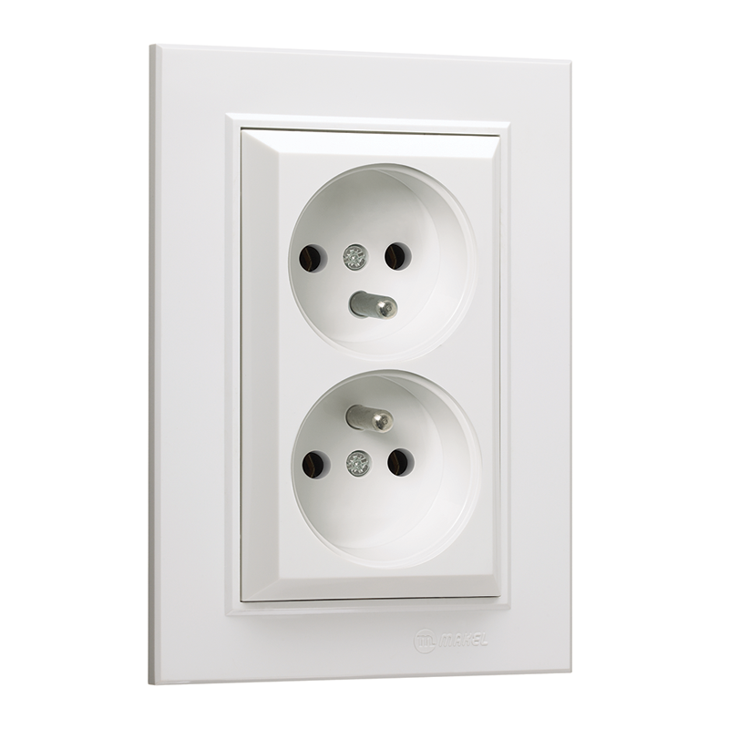 Double Socket Outlet with Earthing Pin